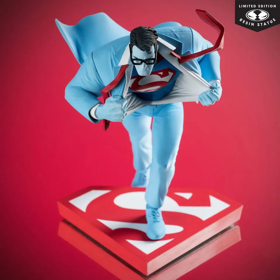McFarlane Toys DC Direct Superman Red & Blue 1:10 Resin Statue - Image 8