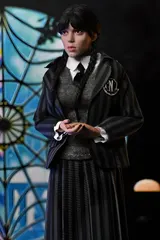 NECA Wednesday & Enid Sinclair Nevermore Uniform 20cm Clothed 2‑Pack - Thumbnail 12