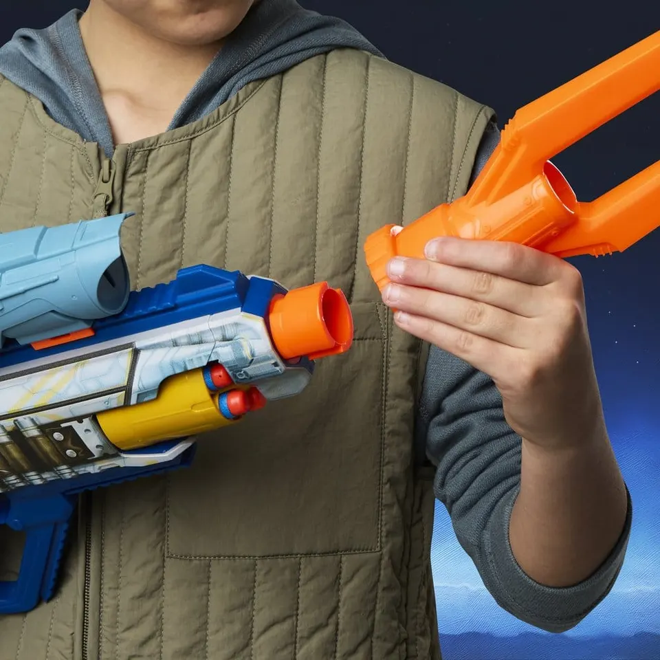 Hasbro Star Wars The Mandalorian y Grogu Nerf Dart Blaster - Image 9