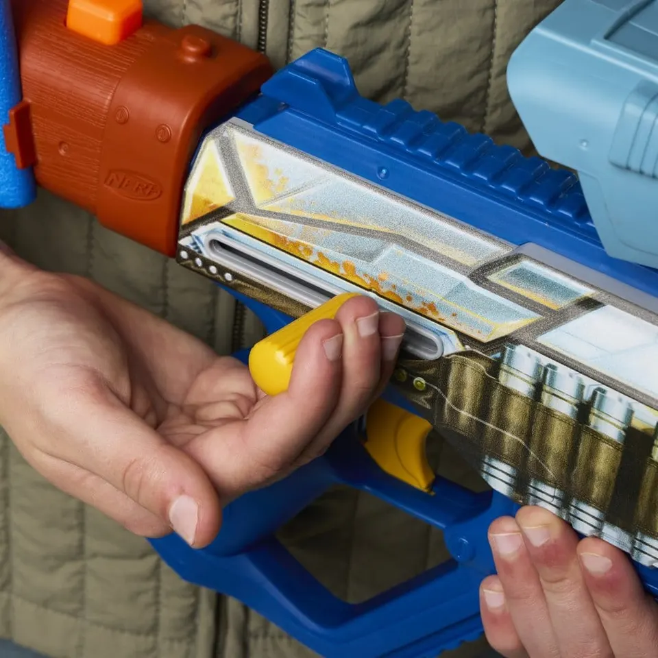 Hasbro Star Wars The Mandalorian y Grogu Nerf Dart Blaster - Image 3