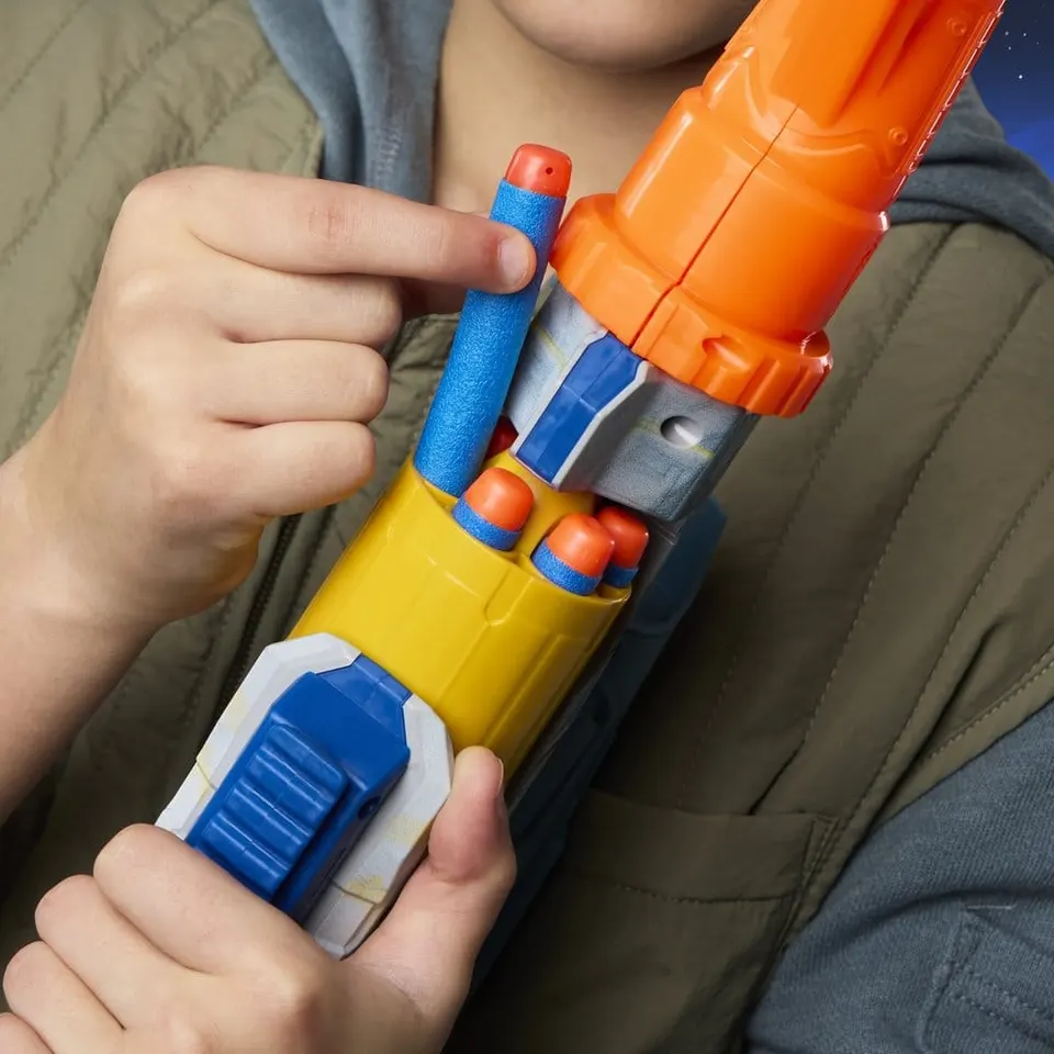 Hasbro Star Wars The Mandalorian y Grogu Nerf Dart Blaster - Image 4