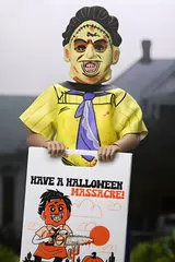 NECA Ben Cooper Costume Series 9 Leatherface Action Figure – 15 cm (The Texas Chainsaw Massacre) - Thumbnail 6