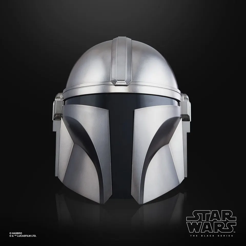 Hasbro Star Wars Black Series The Mandalorian Electronic Helmet - Image 2