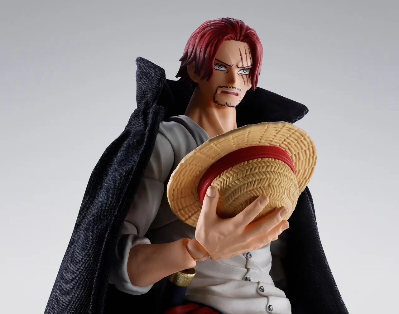 Bandai Spirits One Piece Shanks Marineford S.H.Figuarts 17cm - Image 7