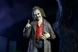 NECA Beetlejuice Ultimate Figurine articulée – Guide touristique Bio‑Écorciateur 7 pouces - Thumbnail 11