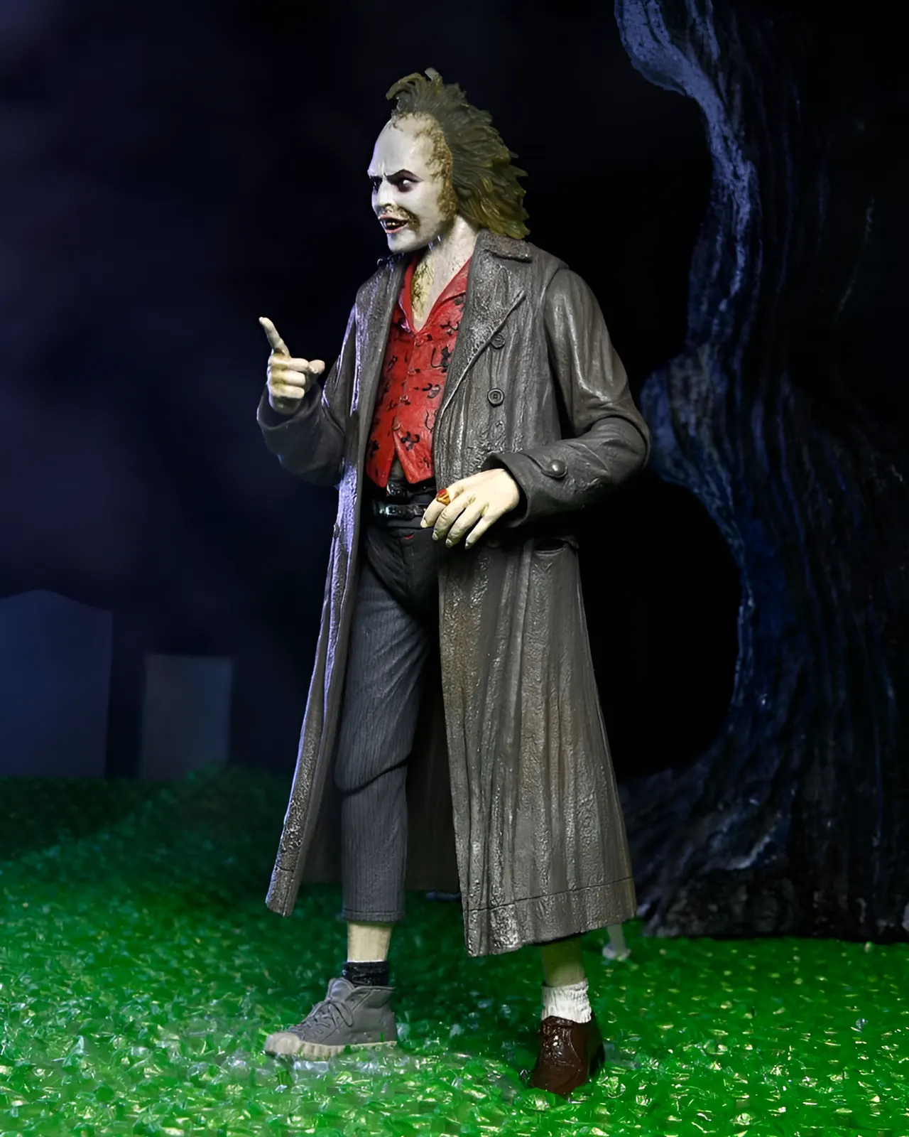 NECA Beetlejuice Ultimate Figurine articulée – Guide touristique Bio‑Écorciateur 7 pouces - Image 9