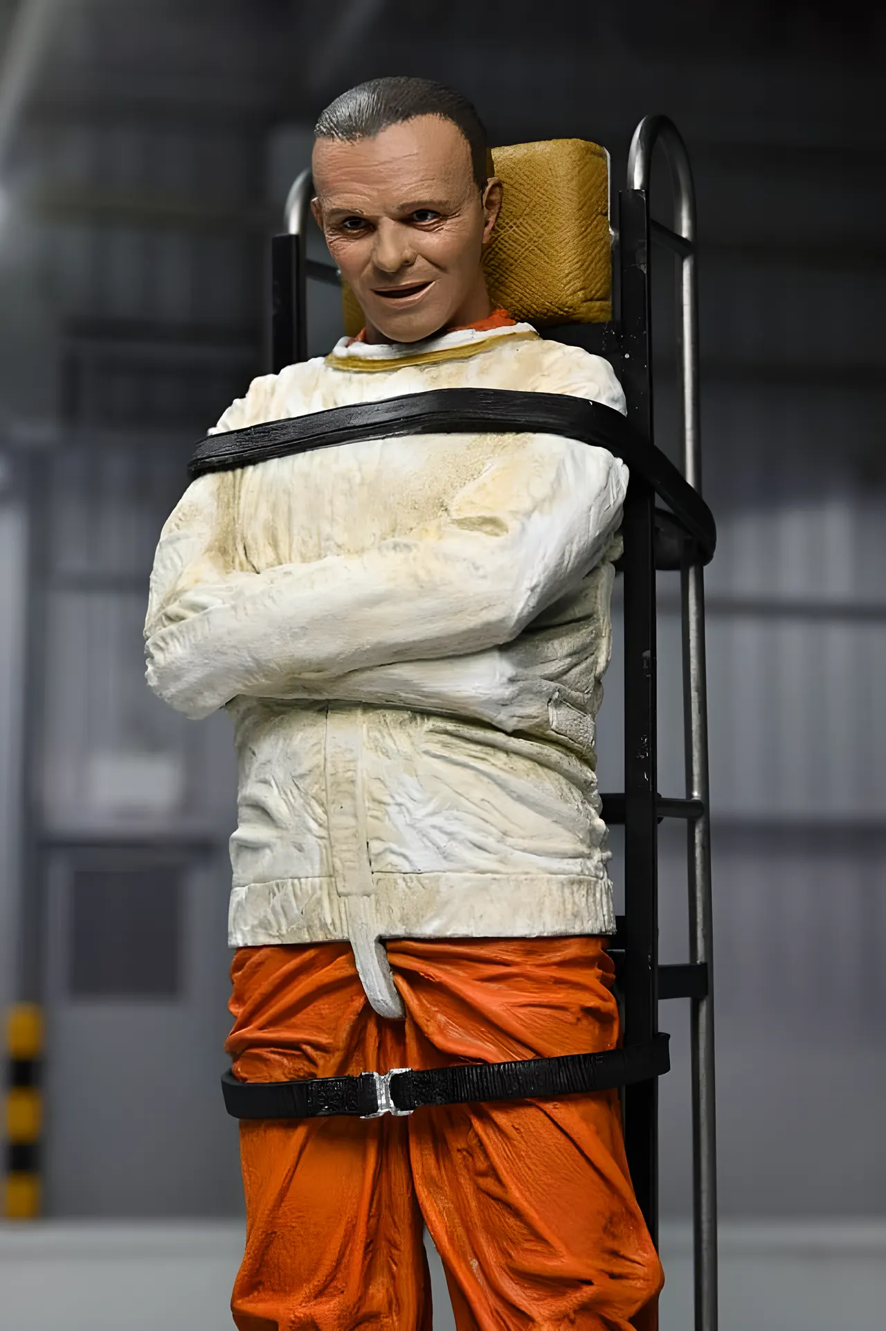 NECA Hannibal Lecter 7" Action Figure – The Silence of the Lambs - Image 7