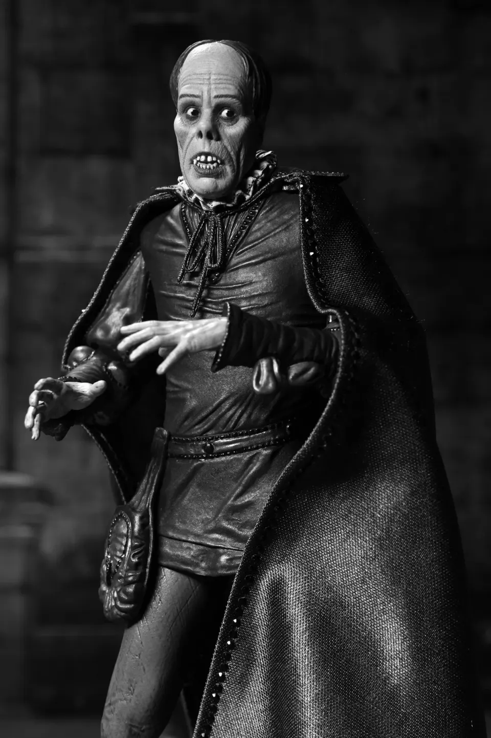 NECA Ultimate Phantom of the Opera 7\" figurine – Masque du Red Death - Image 10