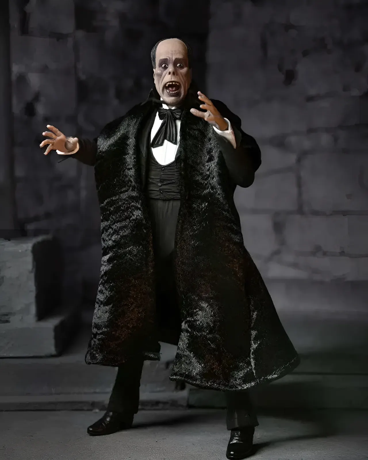 NECA The Phantom 1/6 Scale Statue – Masque of the Red Death - Image 2