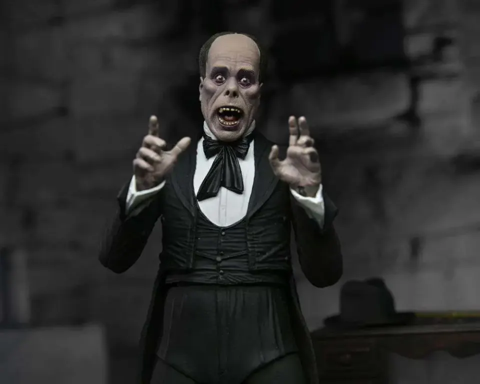 NECA The Phantom 1/6 Scale Statue – Masque of the Red Death - Image 4
