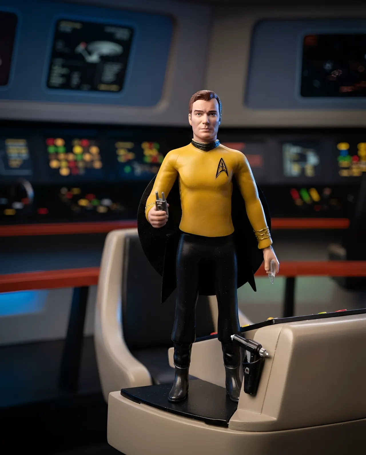 Noble Collection BendyFigs James Kirk – Star Trek Original Figure - Image 4