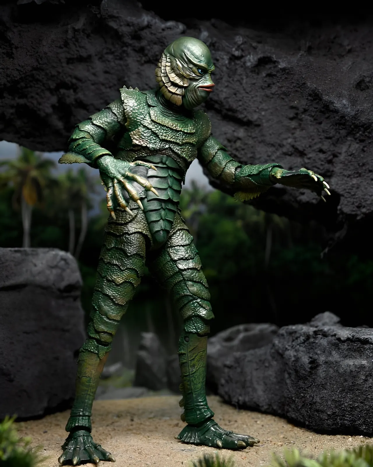 NECA Ultimate 7" Creature from the Black Lagoon Action Figure (Color) - Image 12