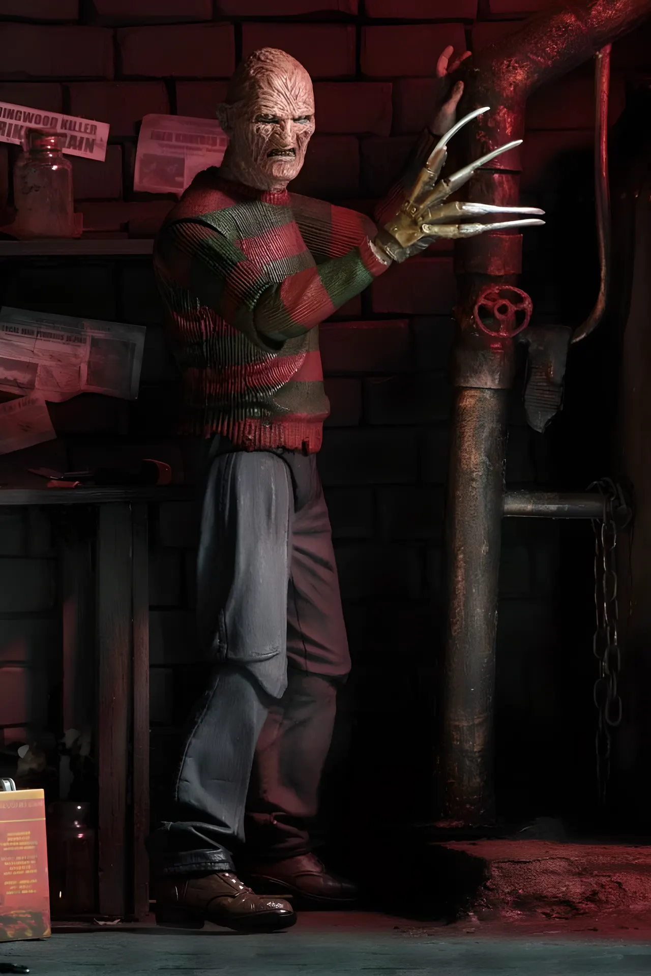 NECA Ultimate Freddy Krueger – A Nightmare on Elm Street Part 2 - Image 10