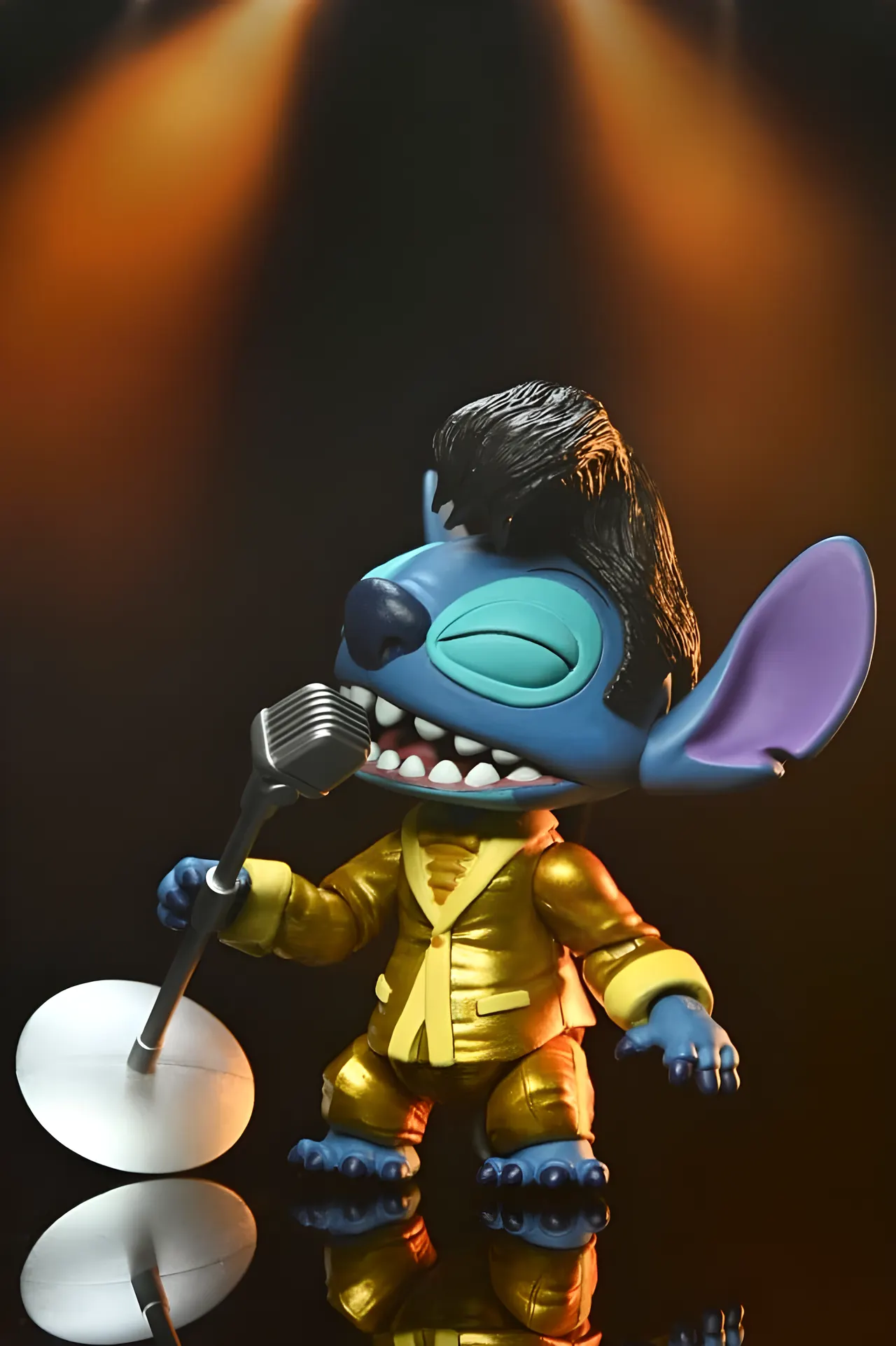 NECA Disney Stitch Ultimate Gold Suit Elvis 7" Figure - Image 3