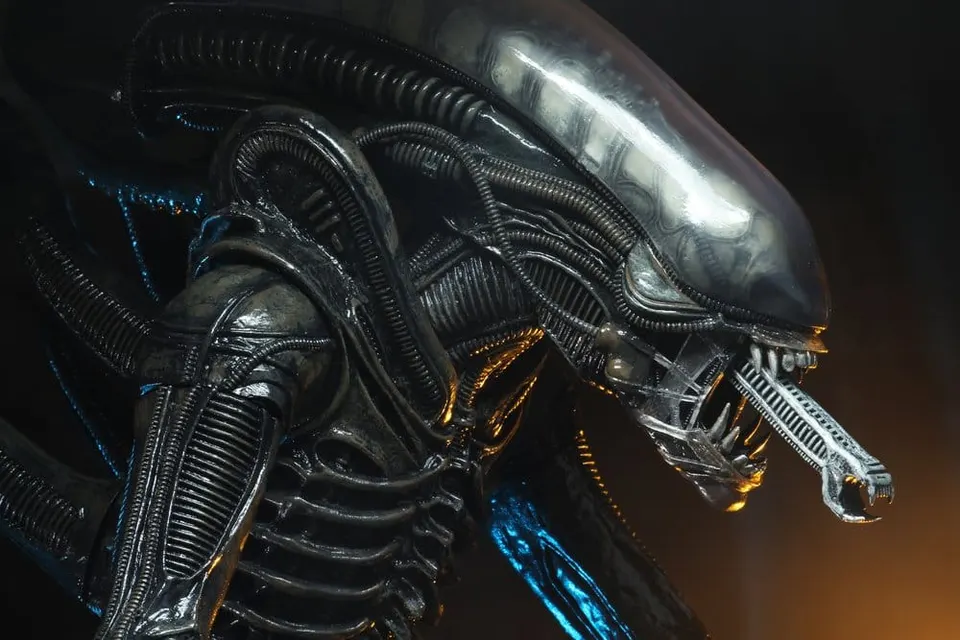 NECA Alien 40th Anniversary Big Chap 1/4 Scale Action Figure - Image 5