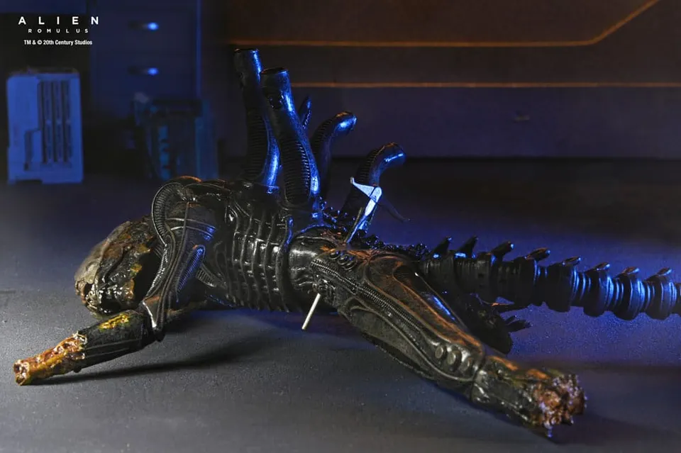 NECA Xenomorph Action Figure – Alien: Romulus 18cm Deluxe - Image 8