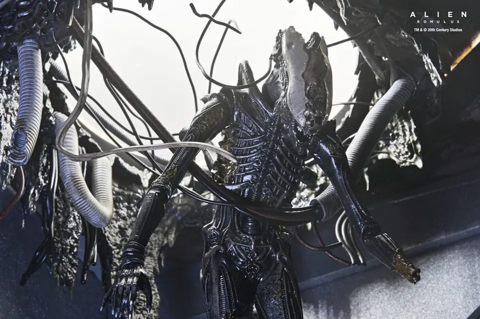 NECA Xenomorph Action Figure – Alien: Romulus 18cm Deluxe - Image 7