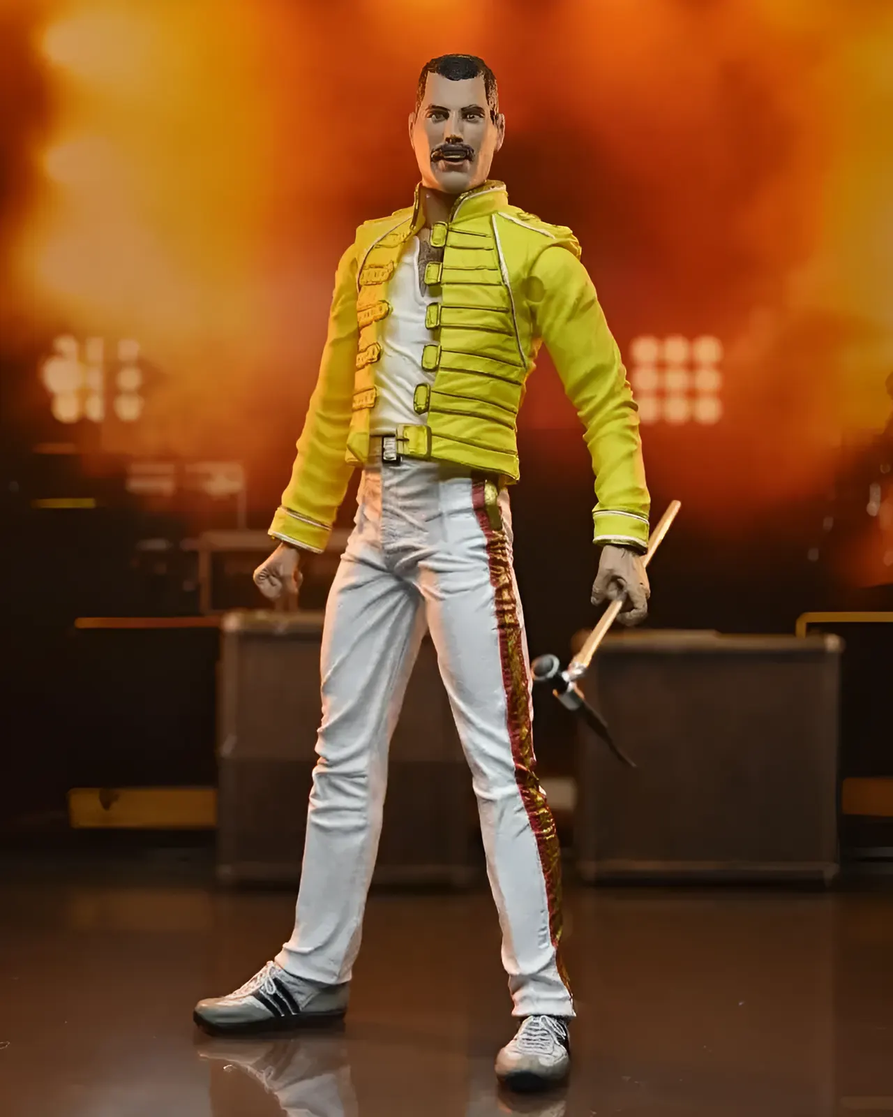NECA Freddie Mercury Live Aid Yellow Jacket 18 cm Action Figure - Image 3