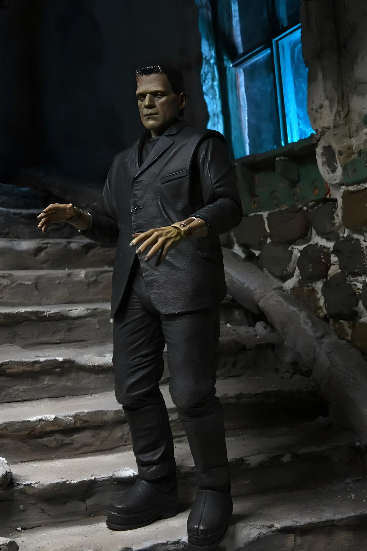 NECA Ultimate Frankenstein's Monster 7\" Figure – Universal Monsters - Image 10