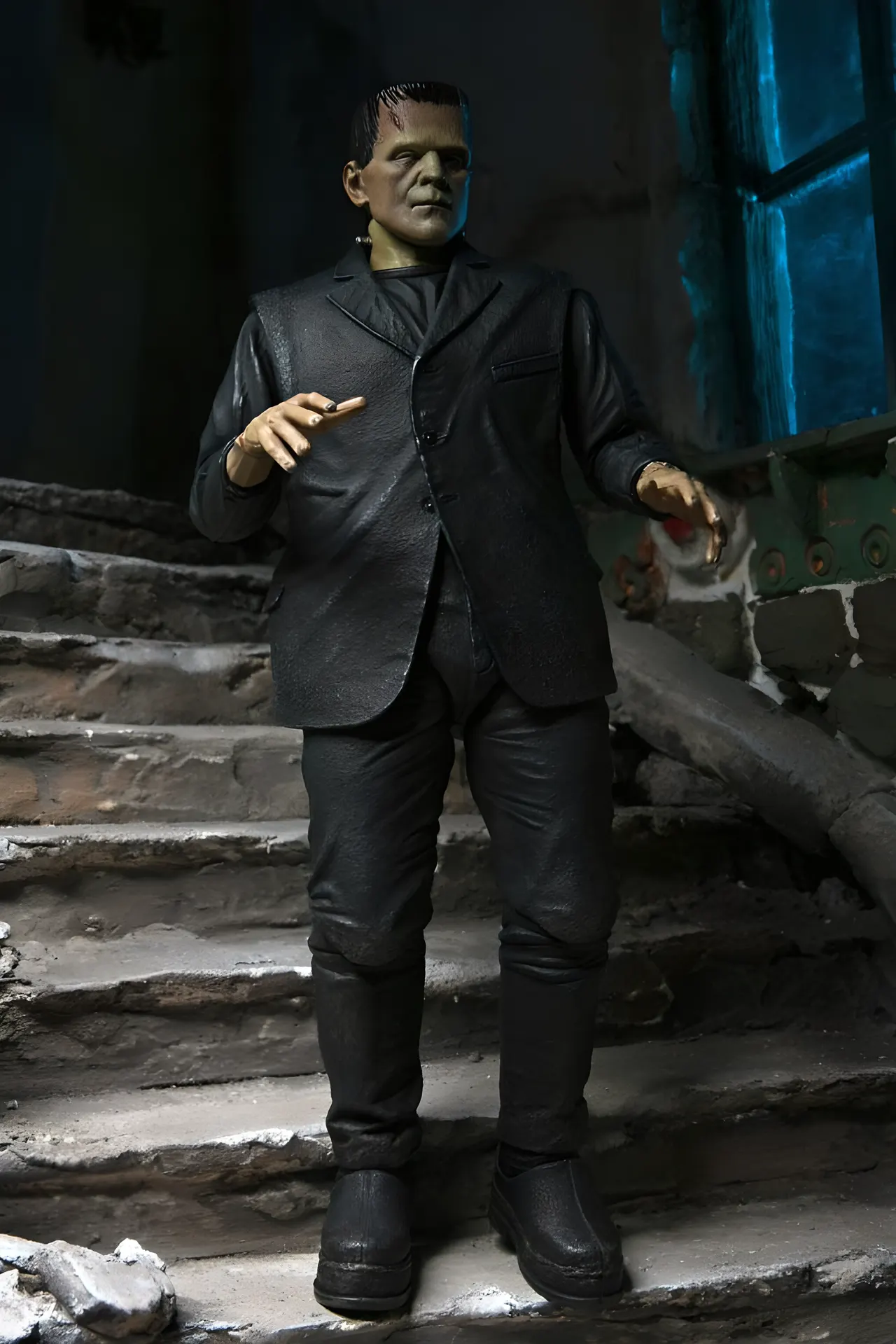 NECA Ultimate Frankenstein's Monster 7\" Figure – Universal Monsters - Image 12