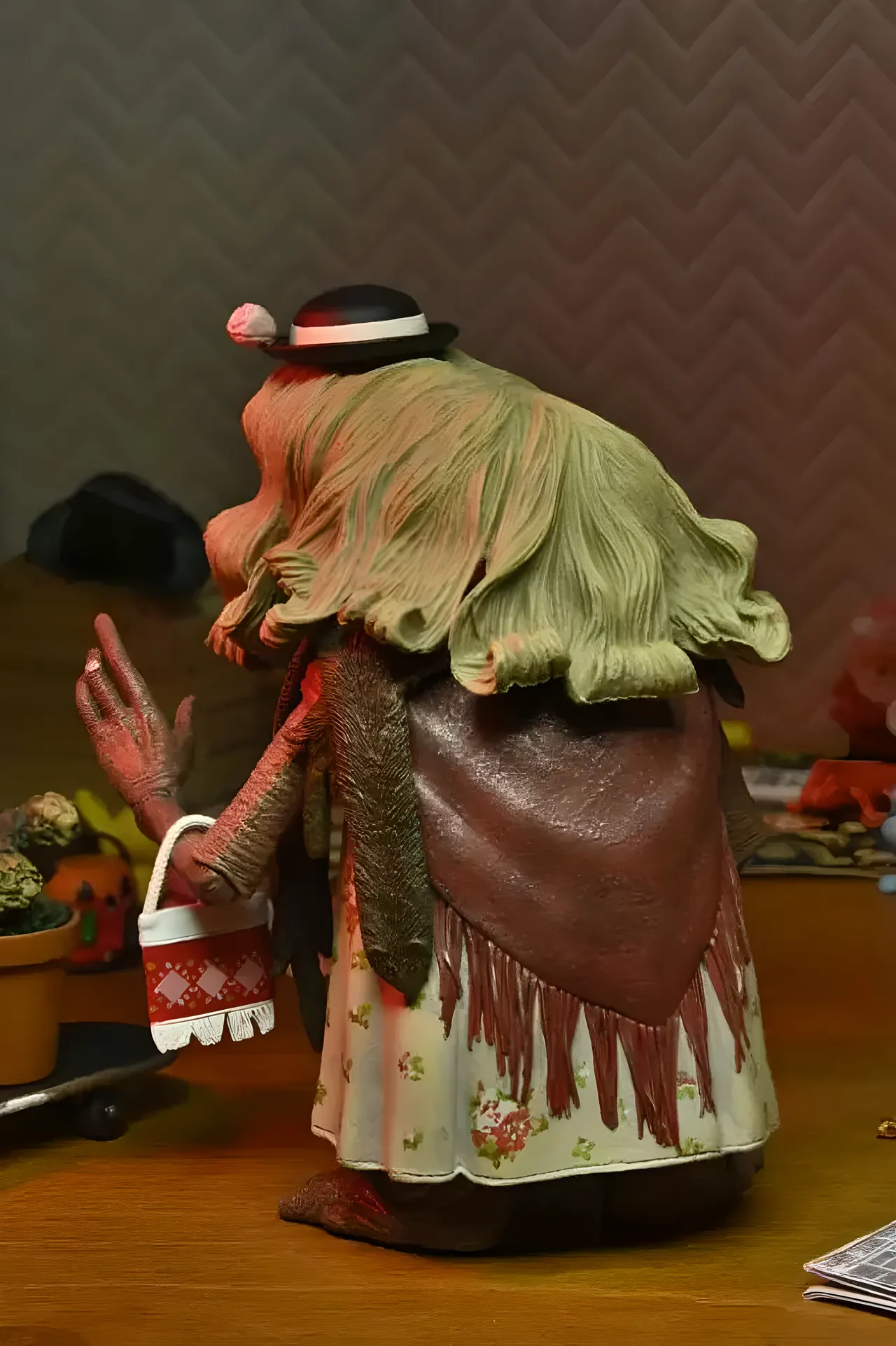 NECA E.T. 40th Anniversary Ultimate Dress‑Up Figure - Image 2