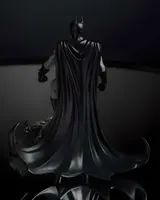 McFarlane Toys Batman Black & White 1:10 Statue en résine – DC Direct - Thumbnail 4