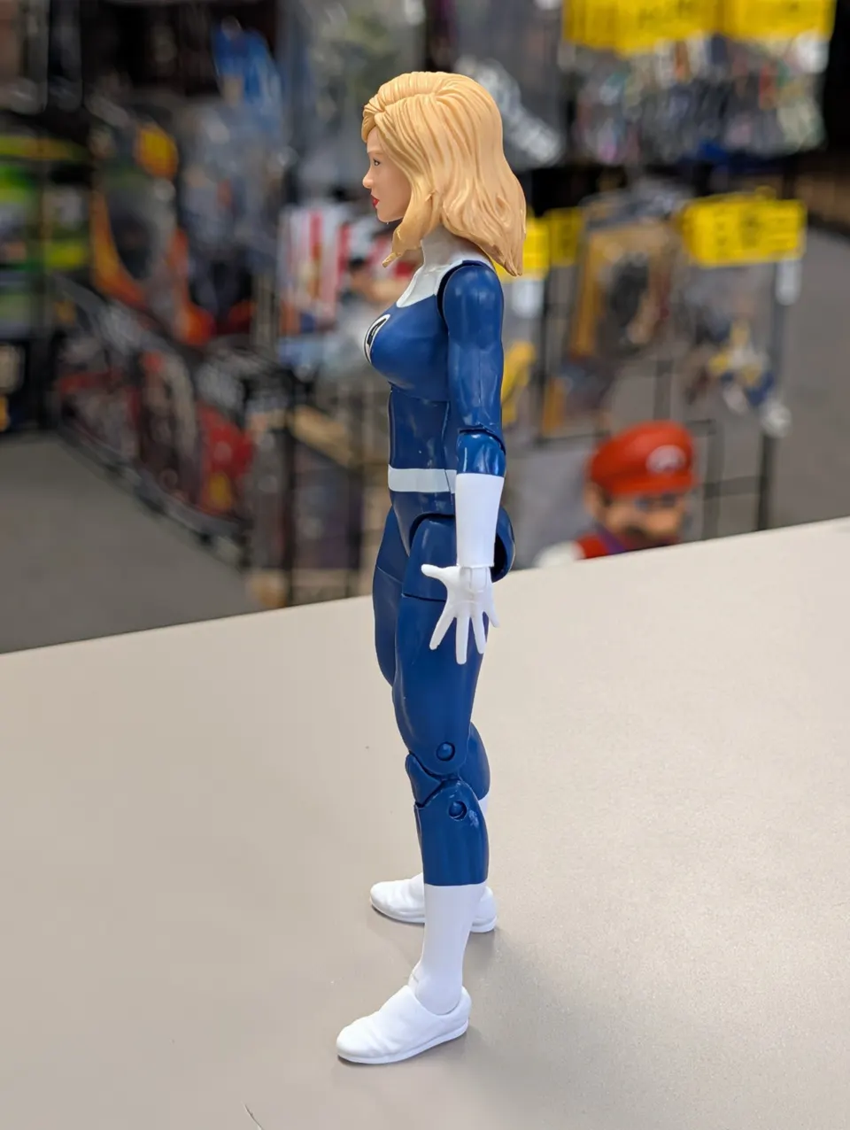Hasbro Marvel Legends Invisible Woman 6" Figure – Fantastic Four - Image 4