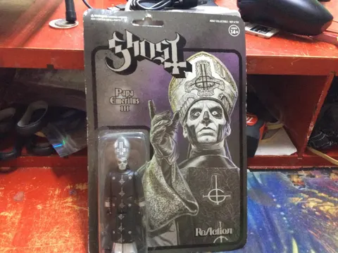 Super7 Papa Emeritus III Ghost Argento – ReReaction Collectible