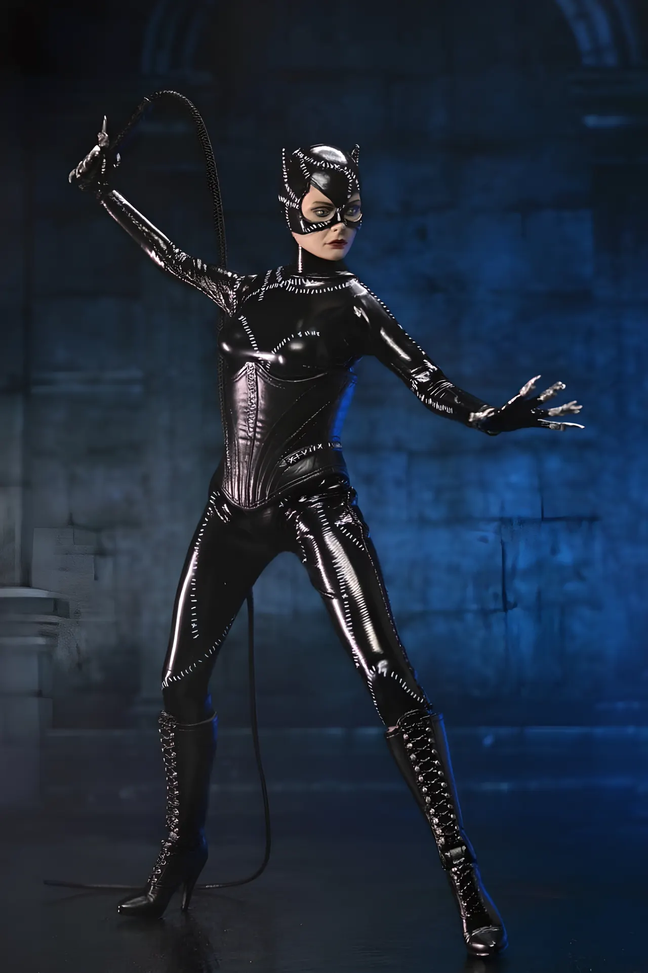 NECA Catwoman Clothed Action Figure – Batman Returns (1992) 20 cm - Image 5