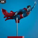 DC Direct Superman Lee Bermejo Estatua de Resina 1/10 – Edición Limitada - Thumbnail 2