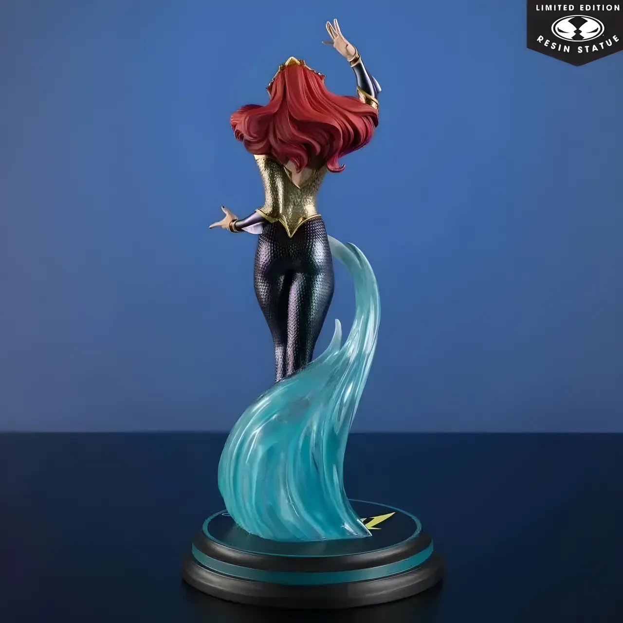 McFarlane Toys DC Cover Girls Mera J. Scott Campbell 1:8 Estatua de Resina - Image 2