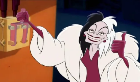 Cruella De Vil (classic animated) 9